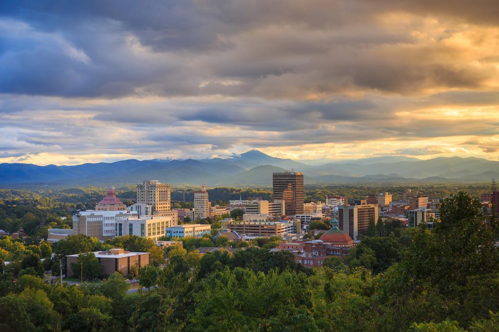 Hampton Inn Asheville - Biltmore Area エクステリア 写真