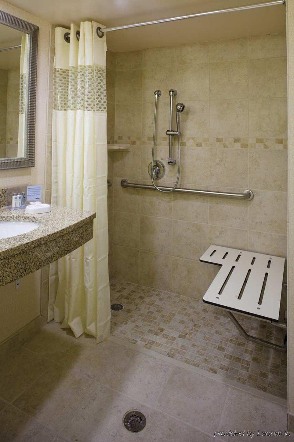 Hampton Inn Asheville - Biltmore Area 部屋 写真