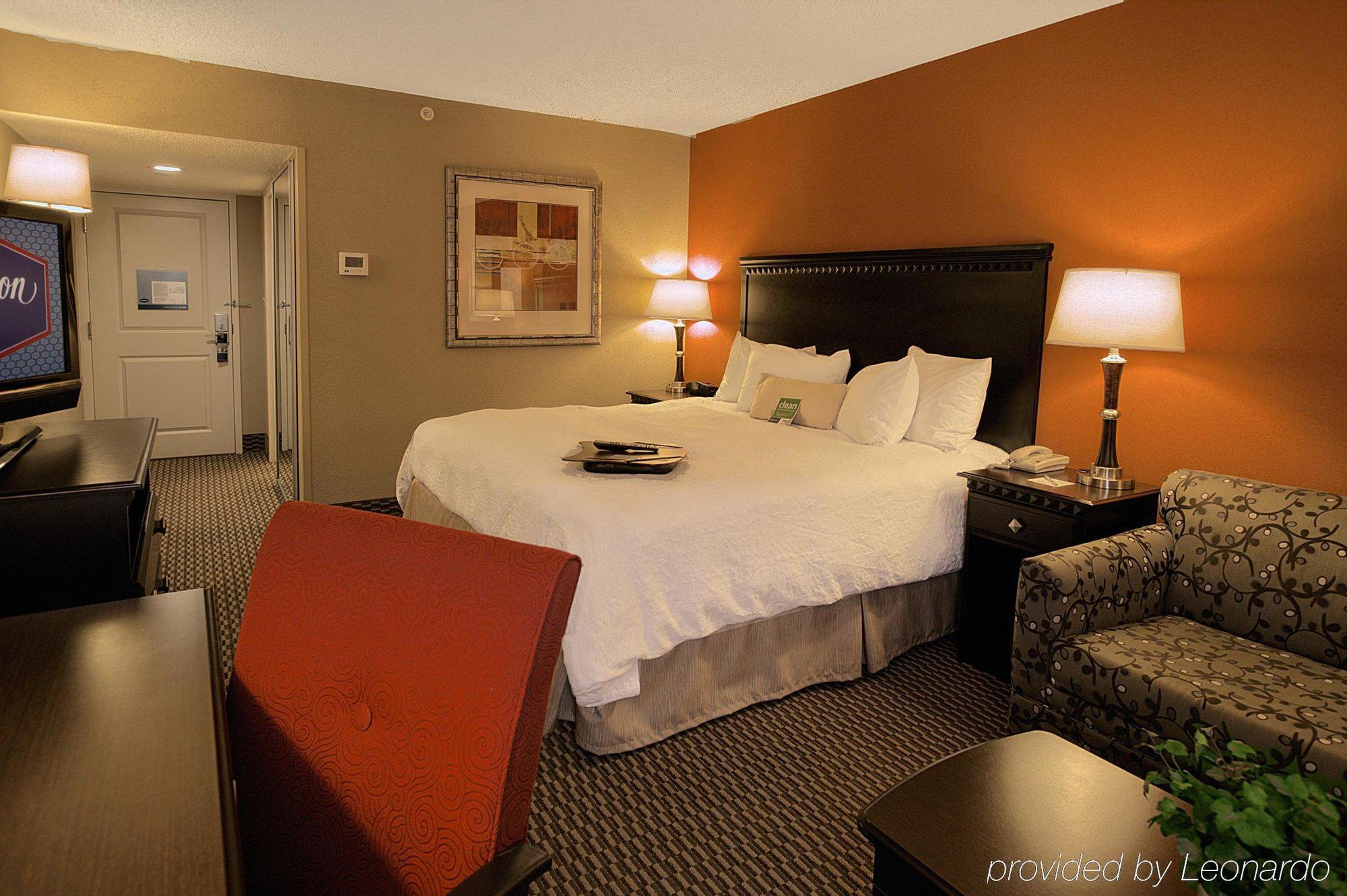 Hampton Inn Asheville - Biltmore Area エクステリア 写真