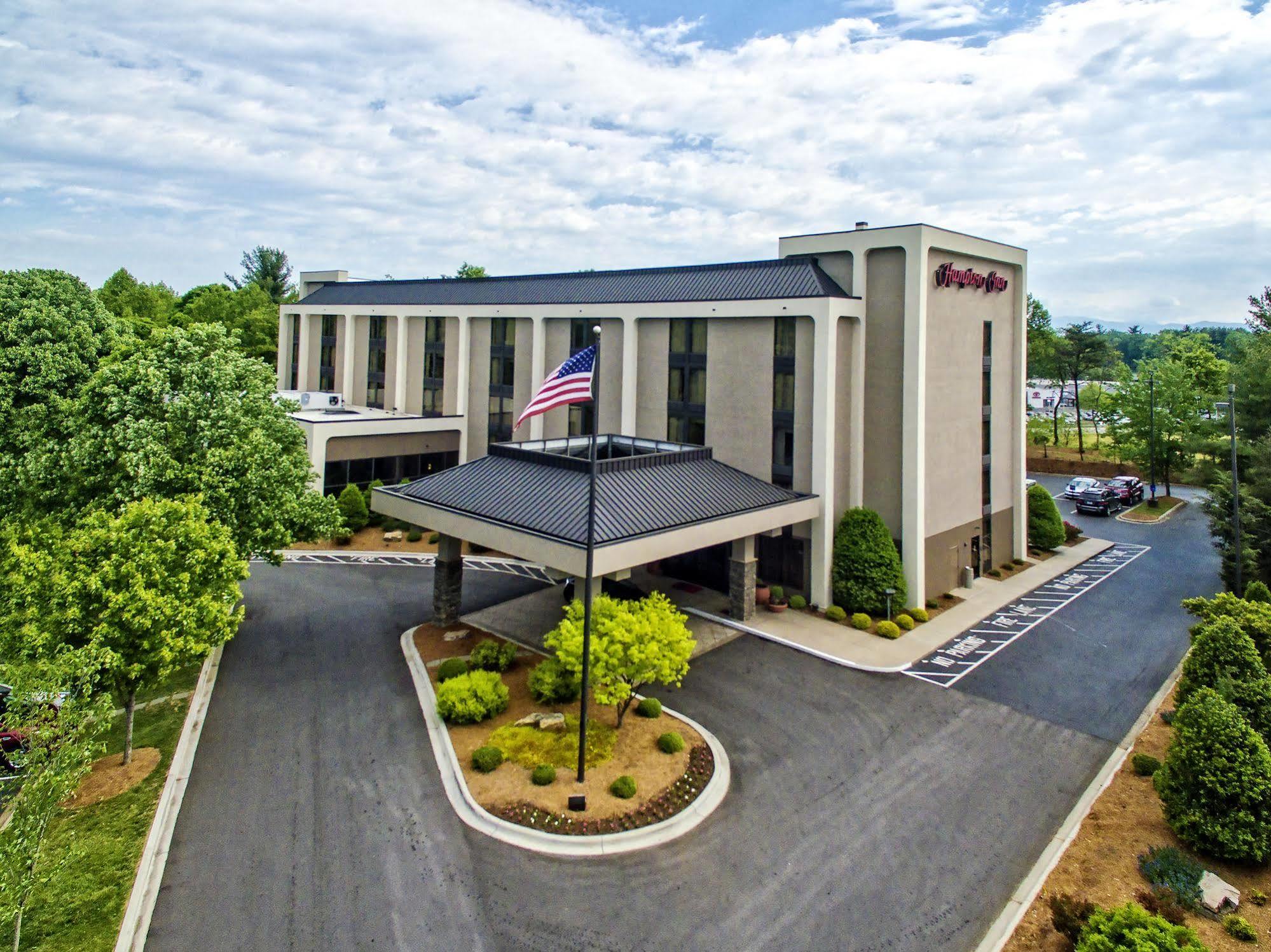 Hampton Inn Asheville - Biltmore Area エクステリア 写真